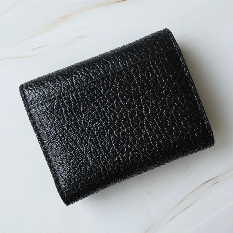 メゾン マルジェラ 4ステッチ 四つタグ レザー 三つ折り財布 コンパクトウォレット ブラック - NEWSED