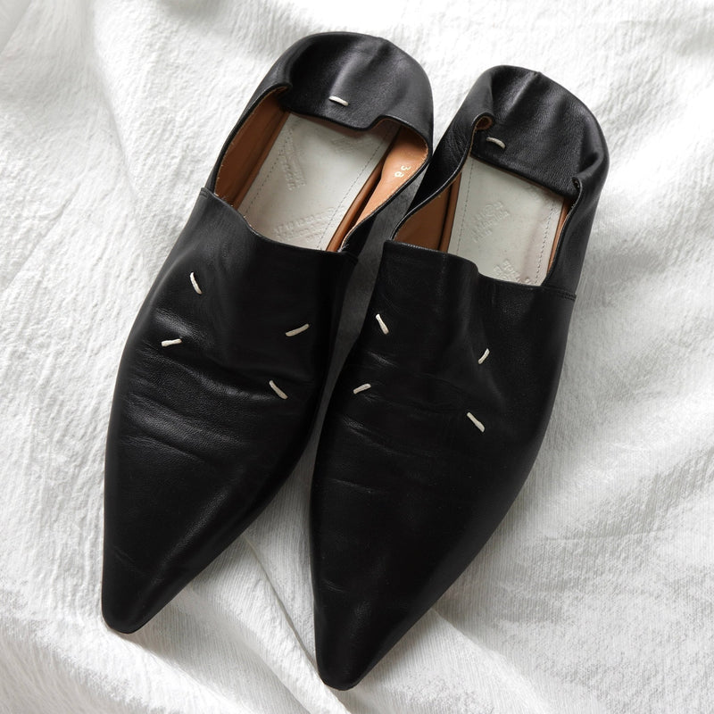 メゾン マルジェラ ポインテッドトゥ レディース ナッパレザー 4ステッチ ナッパレザー ブラック レザー サイズ38 24cm - NEWSED