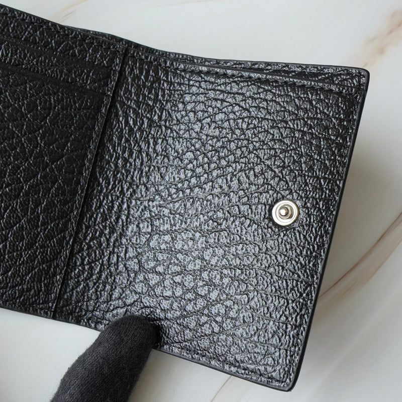 メゾン マルジェラ 4ステッチ 四つタグ レザー 三つ折り財布 コンパクトウォレット ブラック - NEWSED