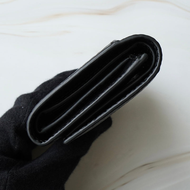 メゾン マルジェラ 4ステッチ 四つタグ レザー 三つ折り財布 コンパクトウォレット ブラック - NEWSED