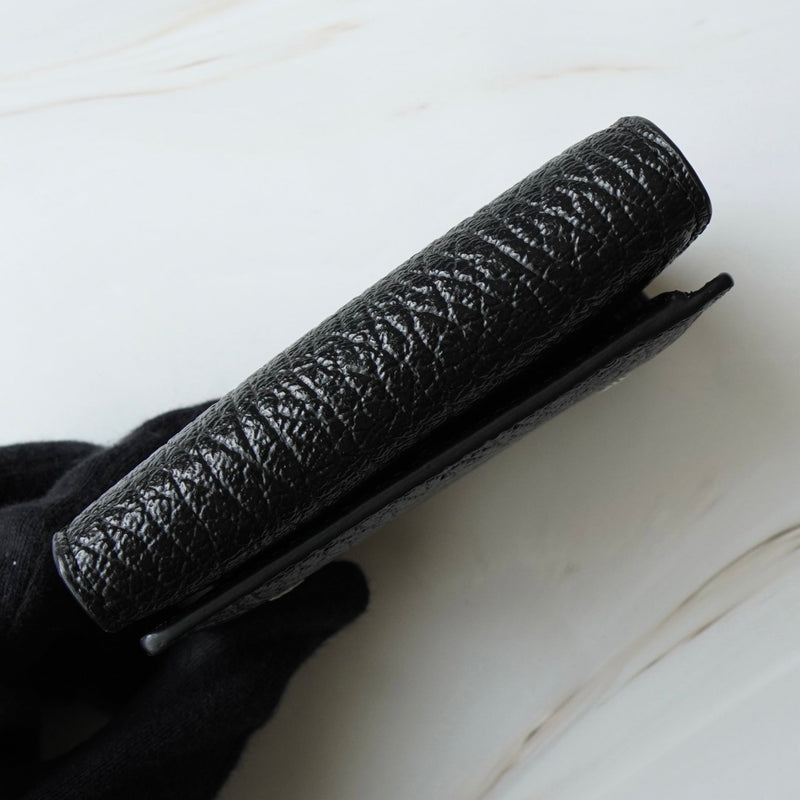 メゾン マルジェラ 4ステッチ 四つタグ レザー 三つ折り財布 コンパクトウォレット ブラック - NEWSED