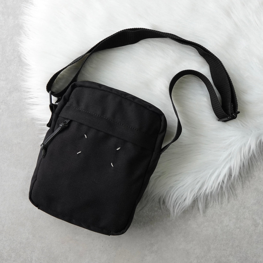 メゾン マルジェラ 4ステッチ 四つタグ ナイロンキャンバス ショルダー