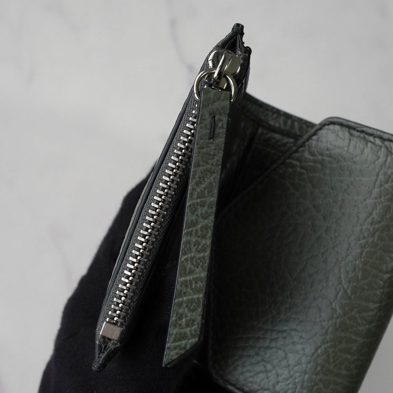 メゾン マルジェラ 4ステッチ 四つタグ レザー 三つ折り財布 コンパクトウォレット グリーン - NEWSED