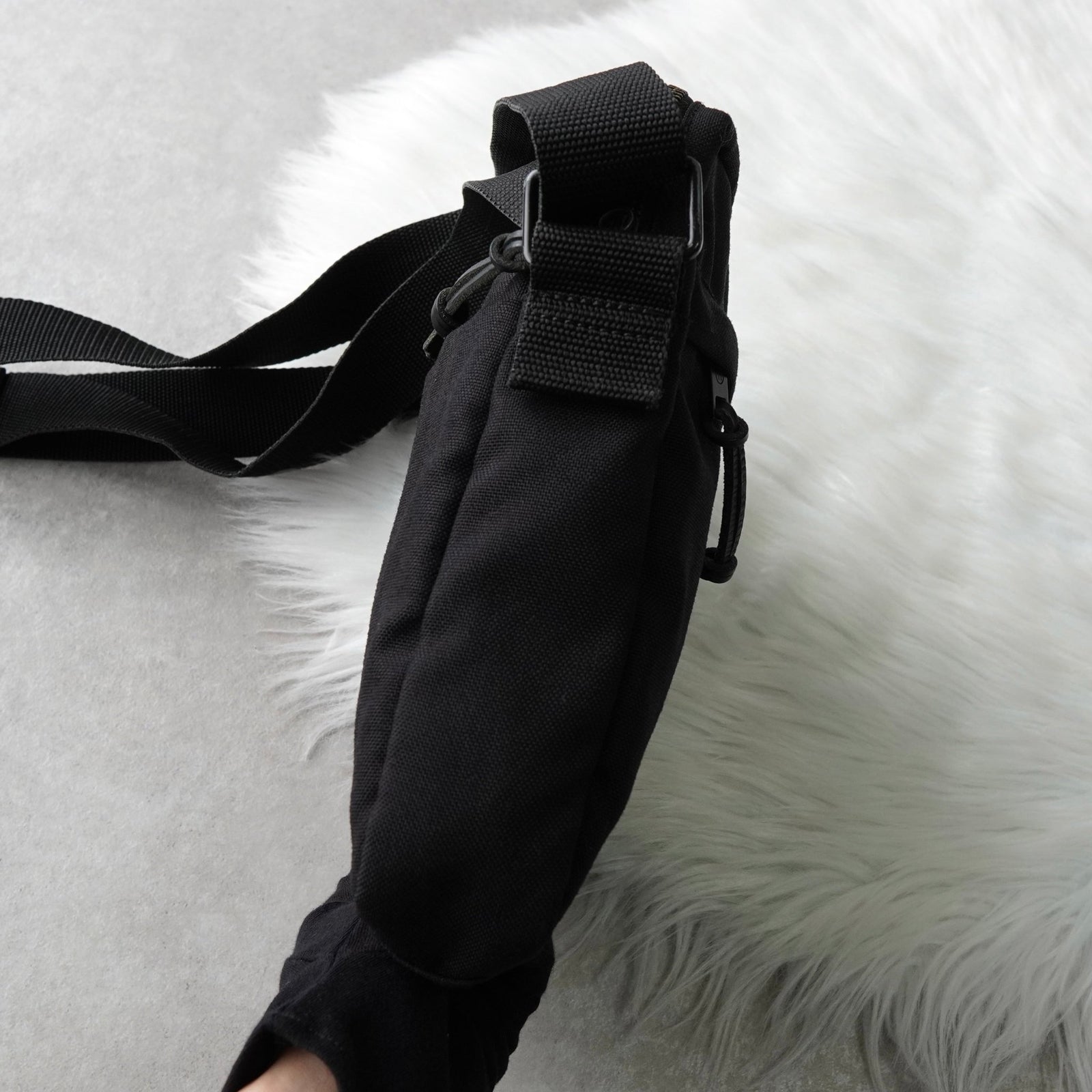 未使用・超格安/メゾンマルジェラ　ショルダーバッグ　4ステッチ　ナイロン　黒 メゾン マルジェラ 4ステッチ 四つタグ ナイロンキャンバス ショルダー