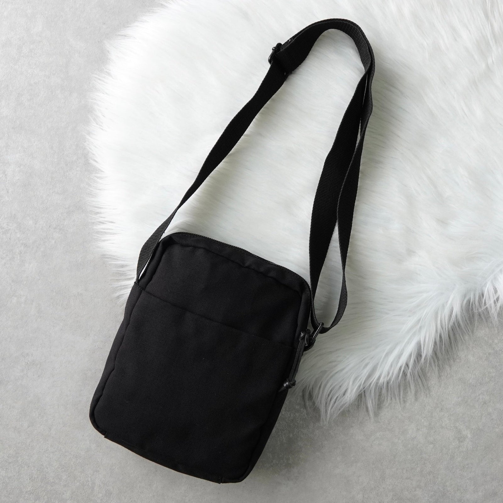 メゾン マルジェラ 4ステッチ 四つタグ ナイロンキャンバス ショルダー