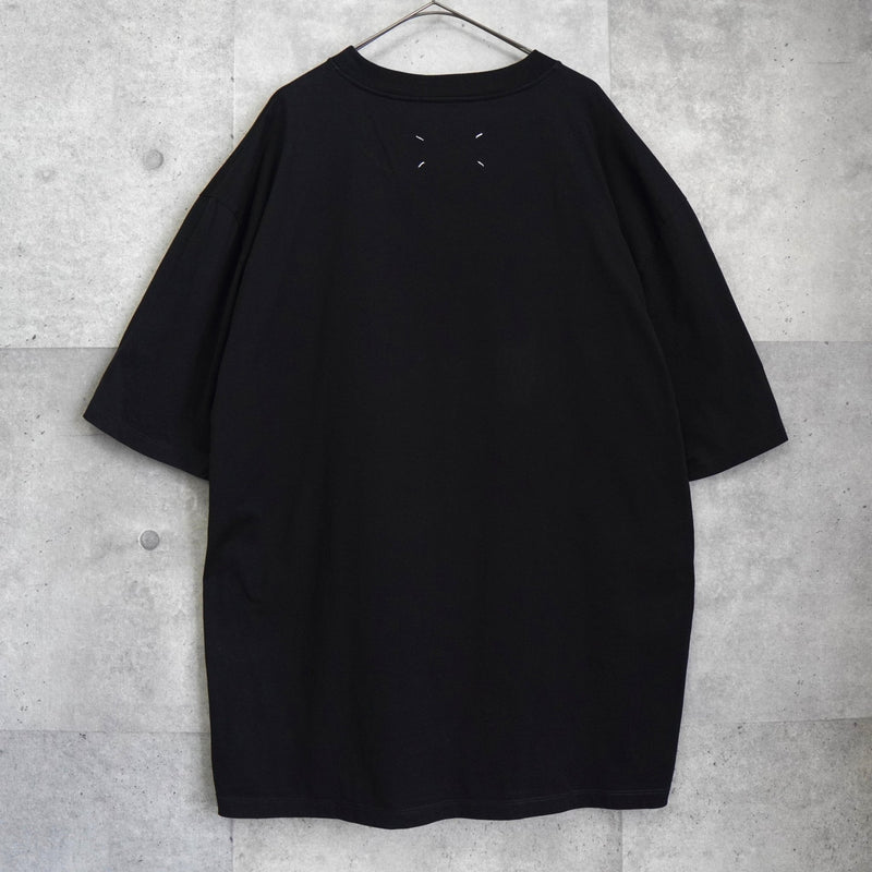 メゾンマルジェラ カレンダー ロゴ 4ステッチ Tシャツ ブラック - NEWSED