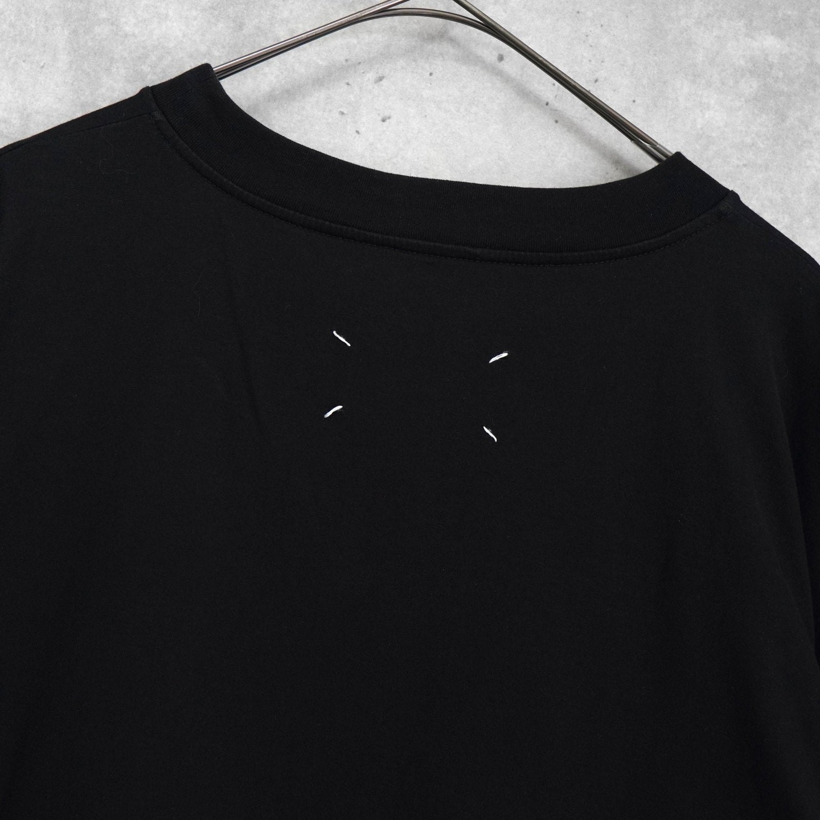 メゾンマルジェラ カレンダー ロゴ 4ステッチ Tシャツ ブラック 
