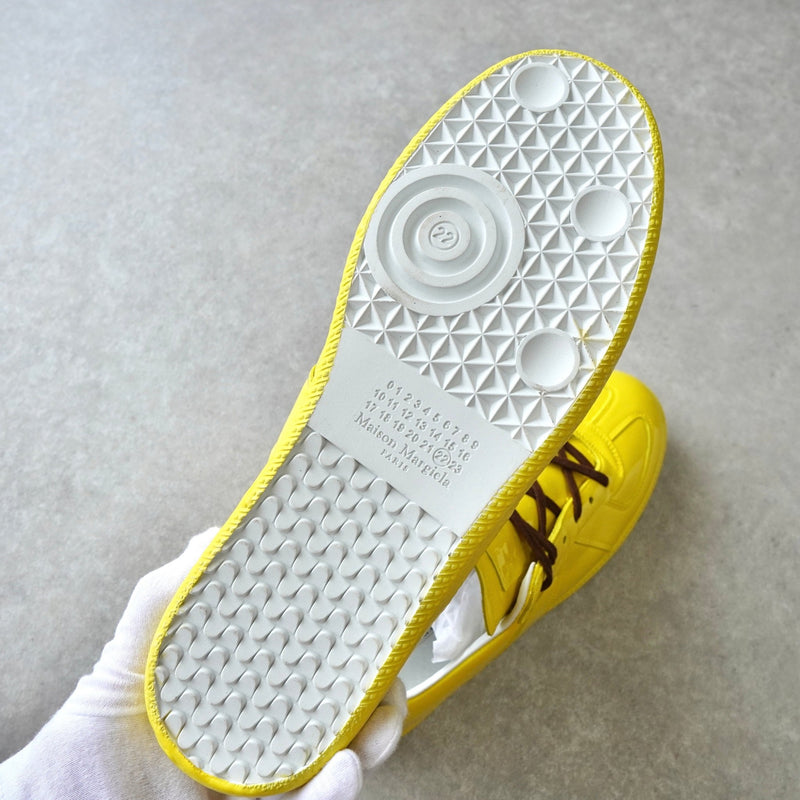 メゾン マルジェラ レプリカ レザー コーティング ローカット スニーカー イエロー サイズ42 タグ付き未使用品 - NEWSED