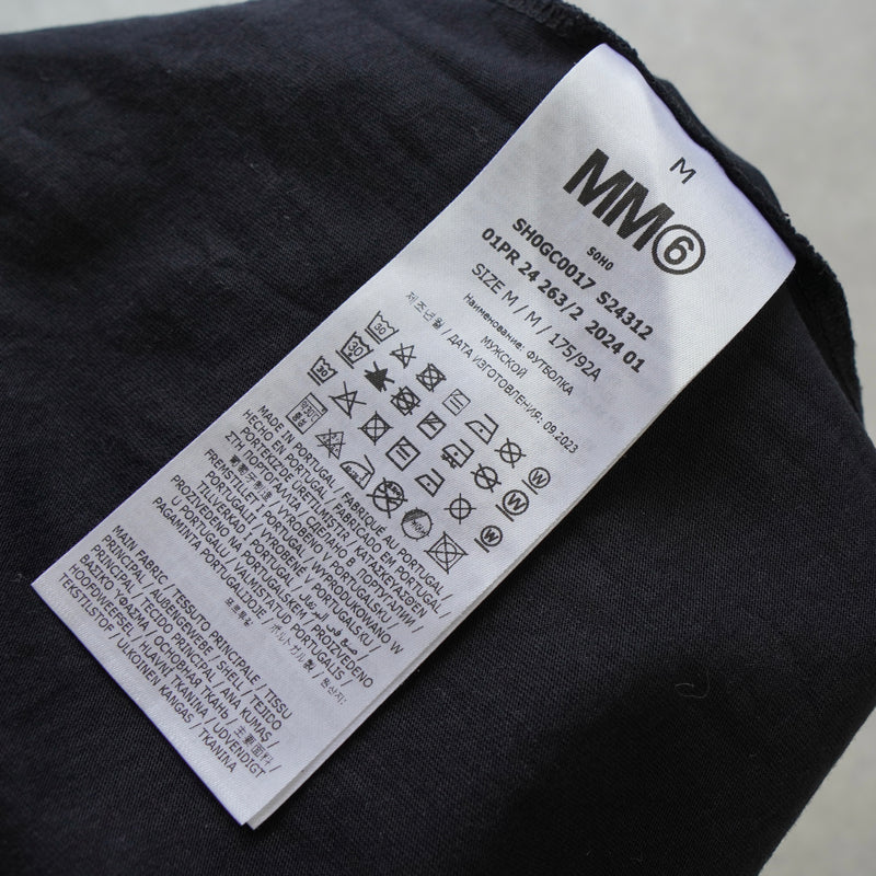 エムエムシックス メゾン マルジェラ ナンバーロゴ Tシャツ ブラック