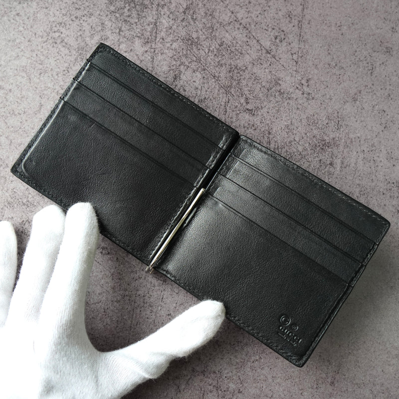 グッチ マイクログッチシマ マネークリップ付き 二つ折り カードケース