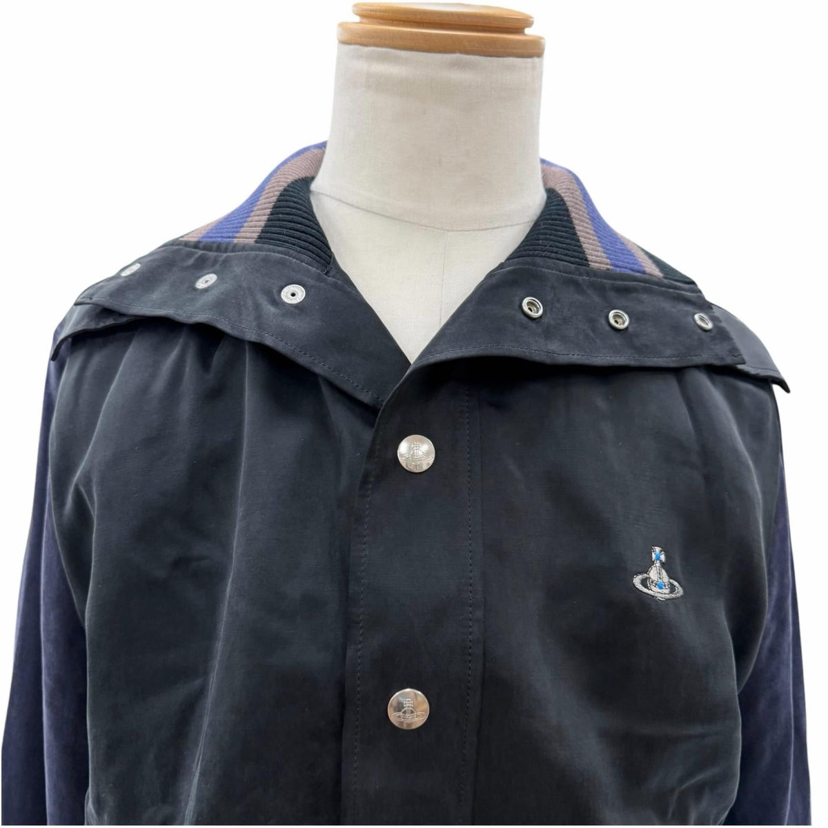 ヴィヴィアンウエストウッドマン ライカ期 オーブ刺繍 スーベニアジャケット スタジャン ブラック系 46 メンズ - NEWSED