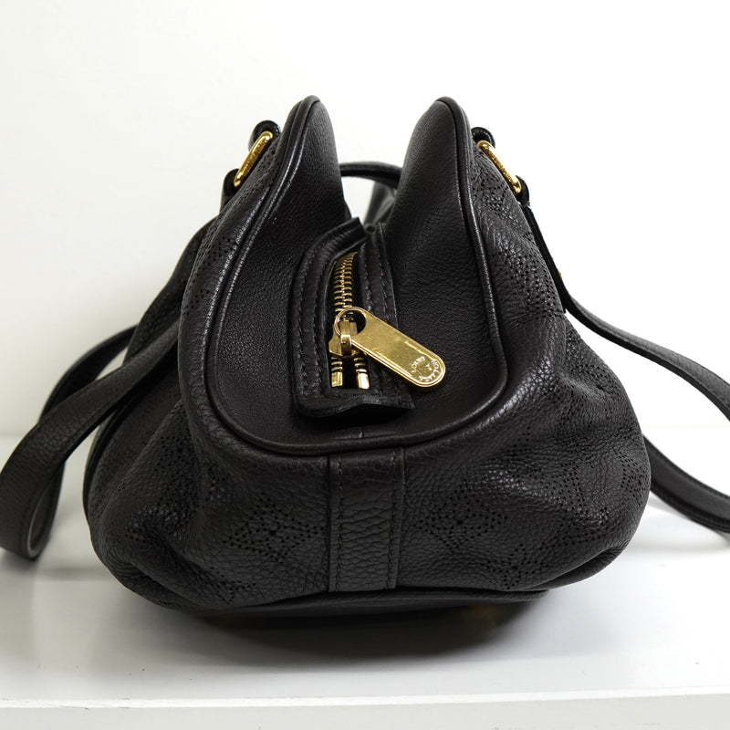 ルイ ヴィトン モノグラム マヒナ ルナーPM ショコラ ハンドバッグ ダークブラウン M97051