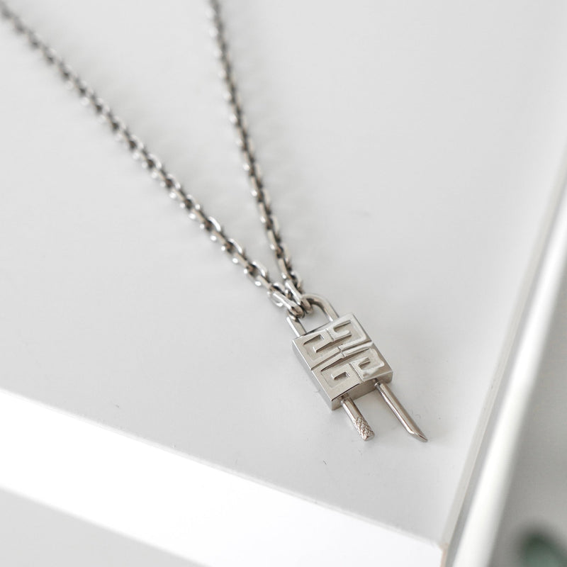 GIVENCHY パドロックネックレス 楽天市場】GIVENCHY ジバンシー