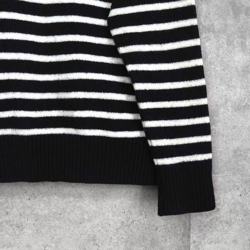 アミパリ アミ パリス ハートロゴ ボーダー タートルネック ニット ブラック / ホワイト