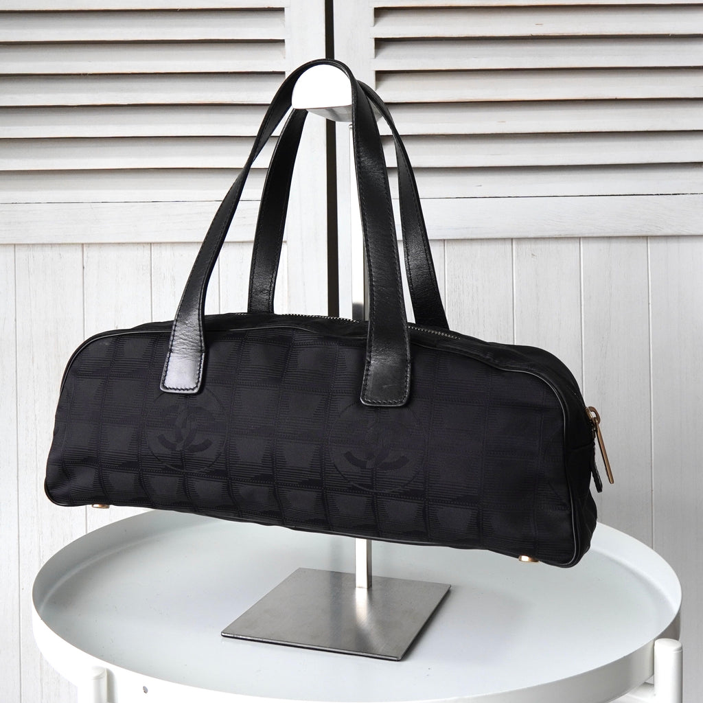 シャネル ニュートラベルライン ボーリングバッグ ブラック