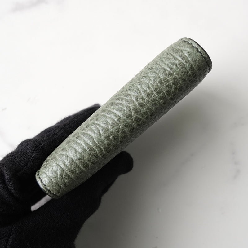 メゾン マルジェラ 四つタグ レザー 二つ折り財布 コンパクトウォレット カーキ 箱付き