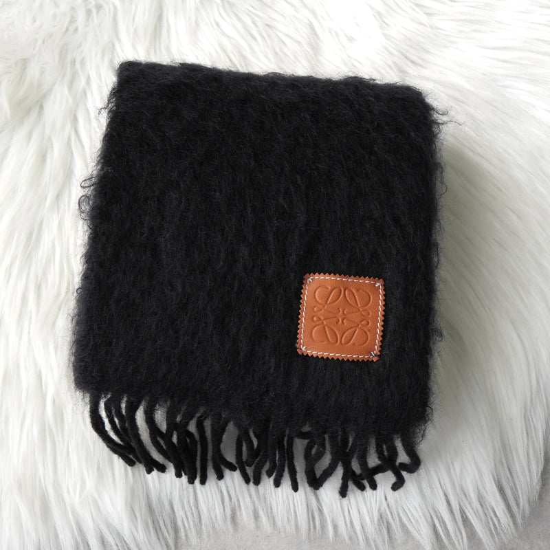 ロエベ アナグラム レザーパッチ モヘア マフラー ブラック