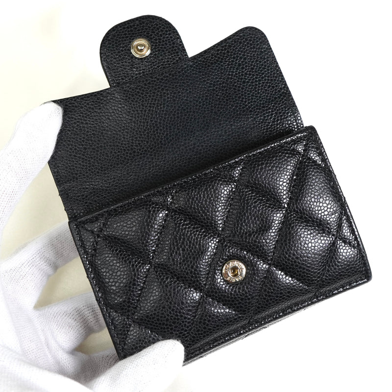 シャネル ココマーク マトラッセ キャビアスキン 三つ折り財布 ブラック A番台8桁