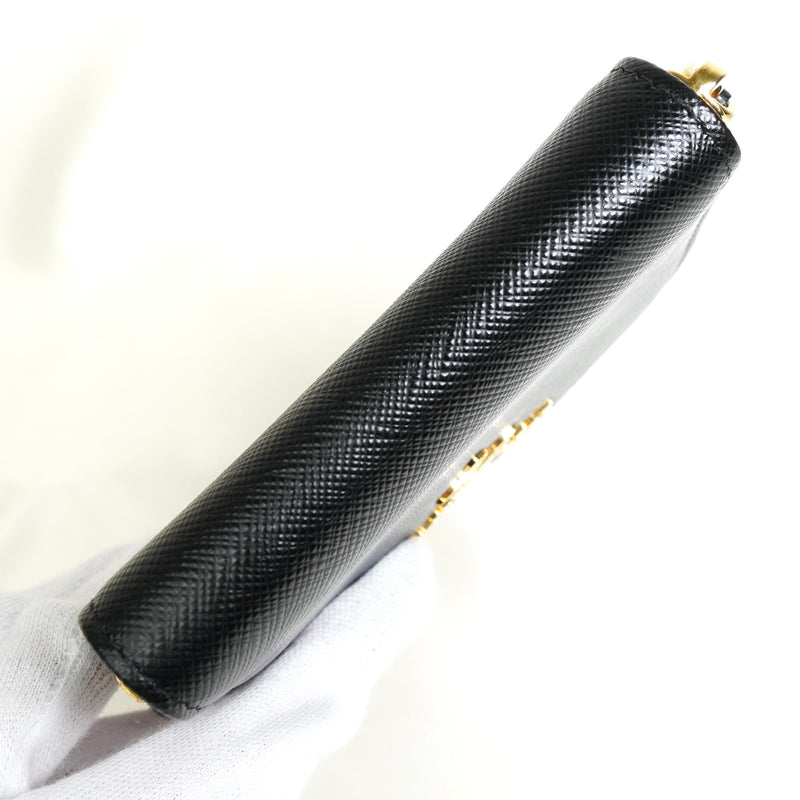 プラダ ロゴ サフィアーノ レザー コインケース ブラック