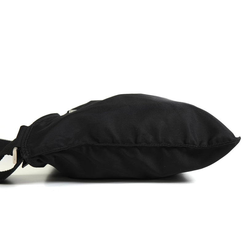 プラダ トライアングルロゴ テスート ポコノ ナイロン ショルダーバッグ ブラック