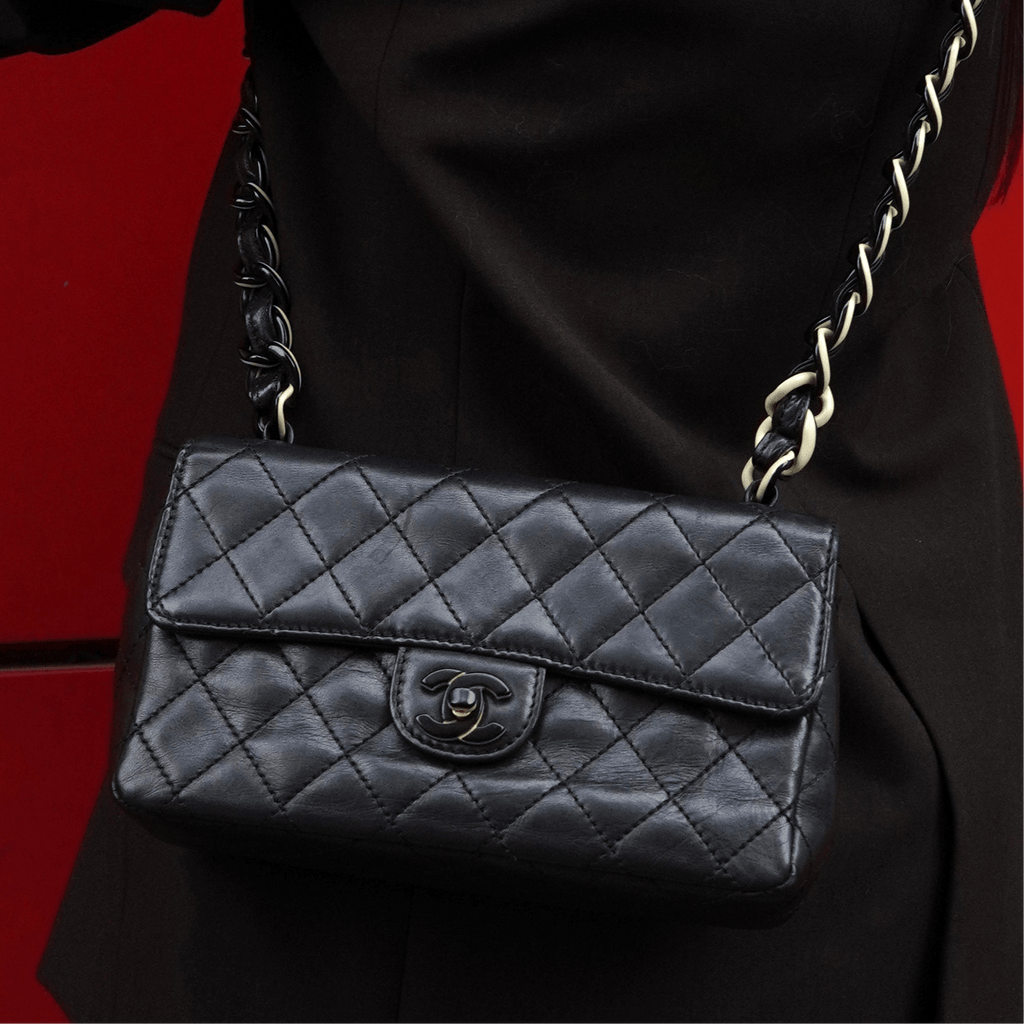 シャネル ココマーク マトラッセ ターンロック ラムスキン プラスチックチェーン ショルダーバッグ ブラック 6番台7桁