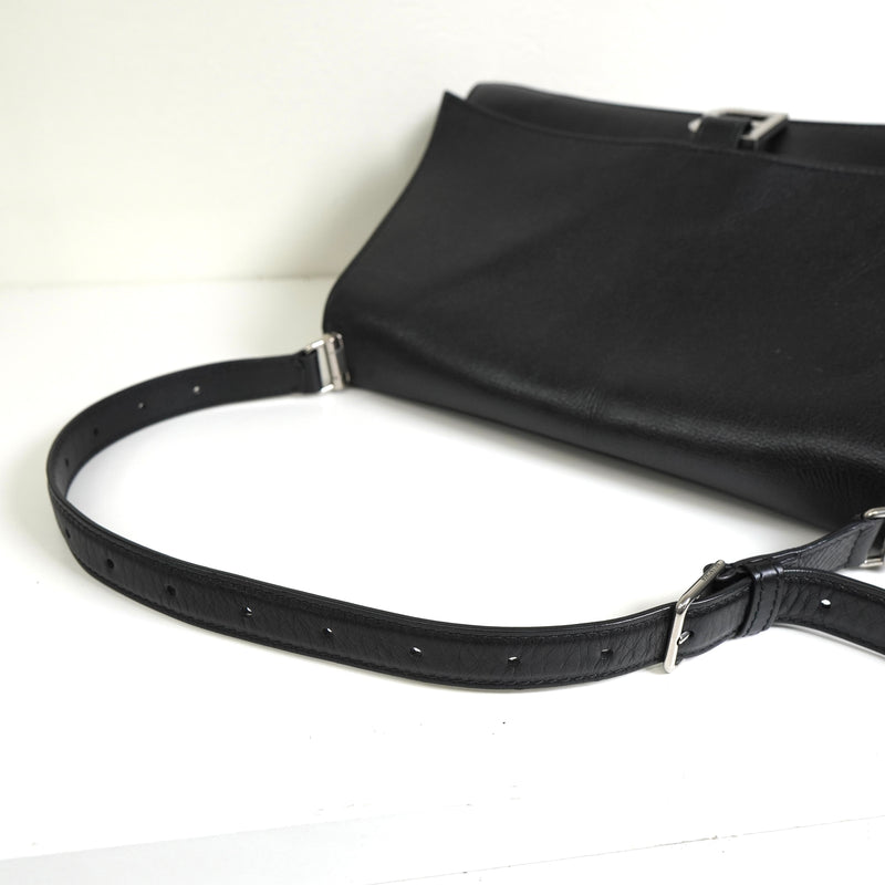 バレンシアガ クラッシュ レザー スリングバッグ ワンショルダーバッグ ブラック