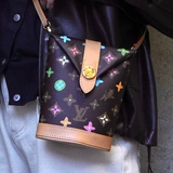 ルイ ヴィトン モノグラムクラギー エンベロップポーチ ブラウン M83344 ICチップ内蔵