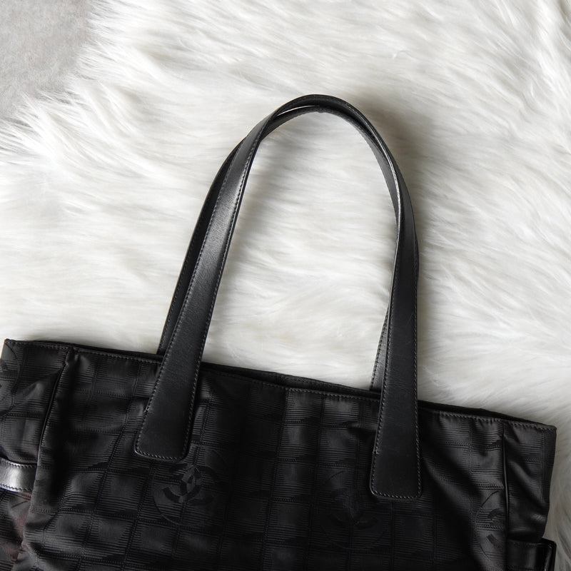 シャネル ニュートラベルライン GM トートバッグ ブラック 7桁6番台