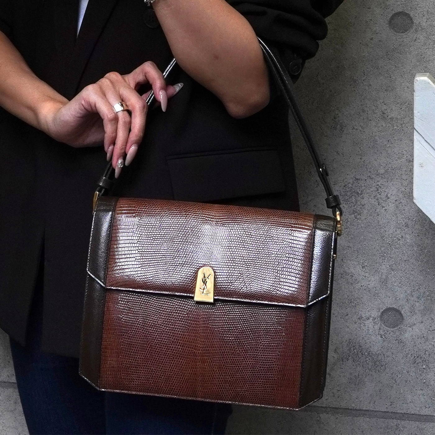 ✨イヴサンローラン✨ビジネスバッグ YSL ブラウン レザー 鍵付き ✨イヴサンローラン✨ビジネスバッグ YSL ブラウン レザー 鍵