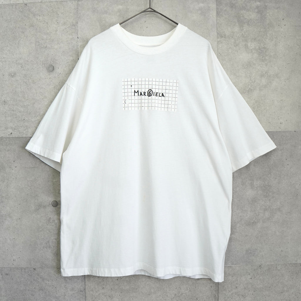 エムエムシックス メゾン マルジェラ ロゴプリント オーバーサイズ Tシャツ ホワイト