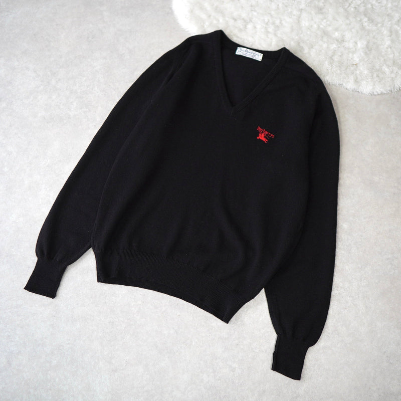 80's〜90's｜Logo Embroidery V - neck Sweater｜Made in England - NEWSED
