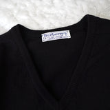 80's〜90's｜Logo Embroidery V - neck Sweater｜Made in England - NEWSED
