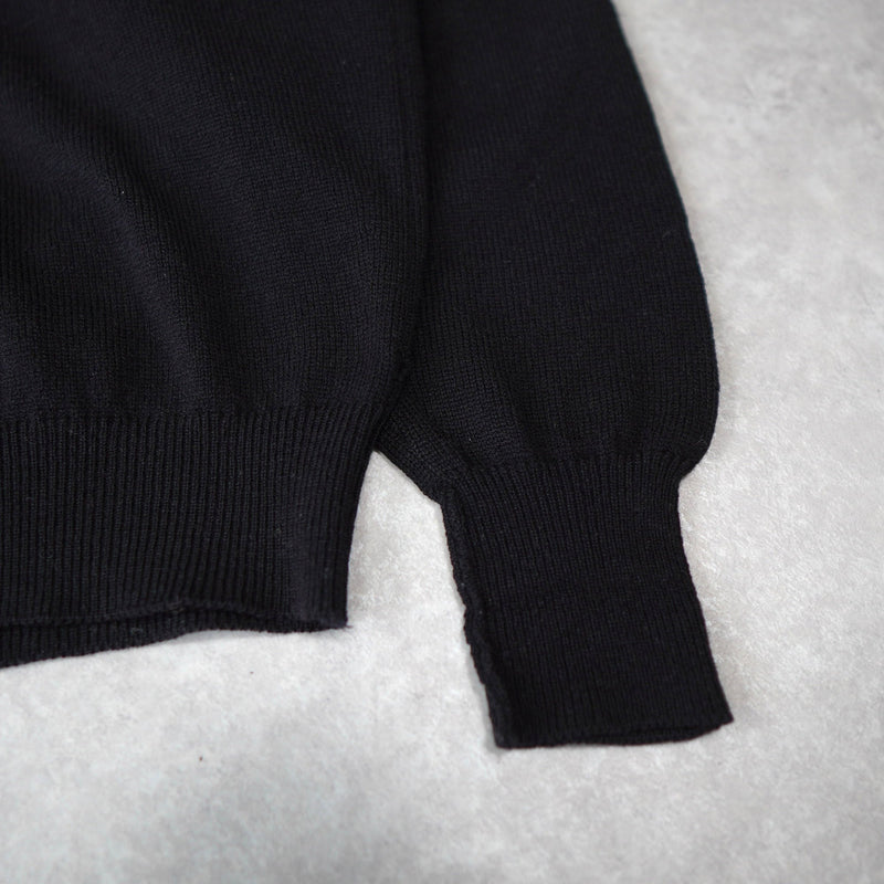 80's〜90's｜Logo Embroidery V - neck Sweater｜Made in England - NEWSED