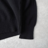 80's〜90's｜Logo Embroidery V - neck Sweater｜Made in Scotland - NEWSED