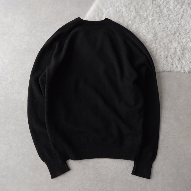80's〜90's｜Logo Embroidery V - neck Sweater｜Made in Scotland - NEWSED