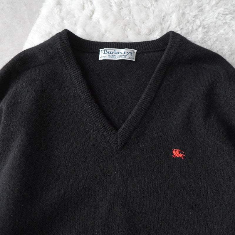 80's〜90's｜Logo Embroidery Wool V - neck Sweater｜Made in Scotland - NEWSED