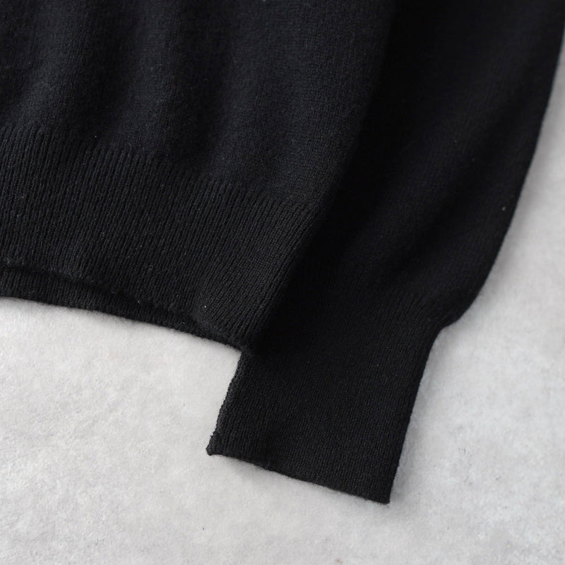 80's〜90's｜Logo Embroidery Wool V - neck Sweater｜Made in Scotland - NEWSED