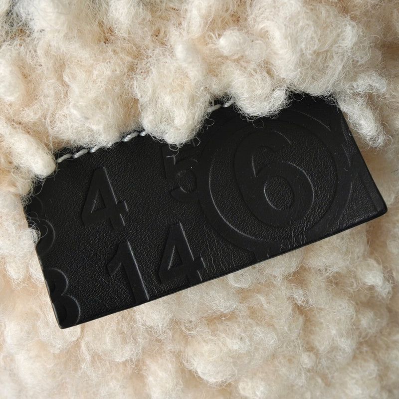 エムエムシックス メゾン マルジェラ ボア ファー / レザー 巾着バッグ ショルダーバッグ ポーチ アイボリー