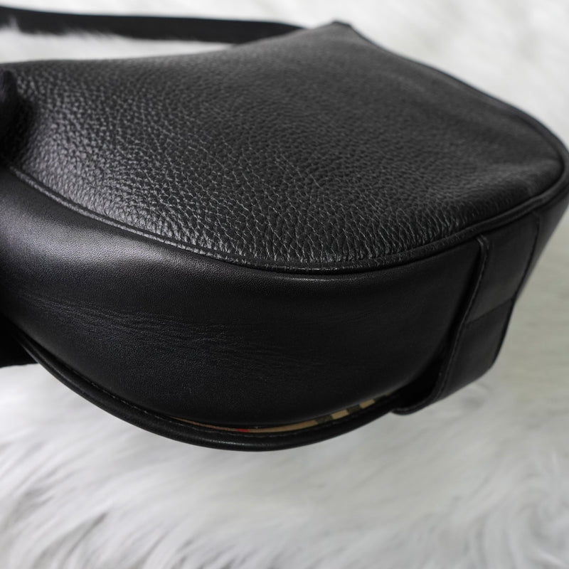 バーバリー ヴィンテージ ロゴ ショルダーバッグ ブラック