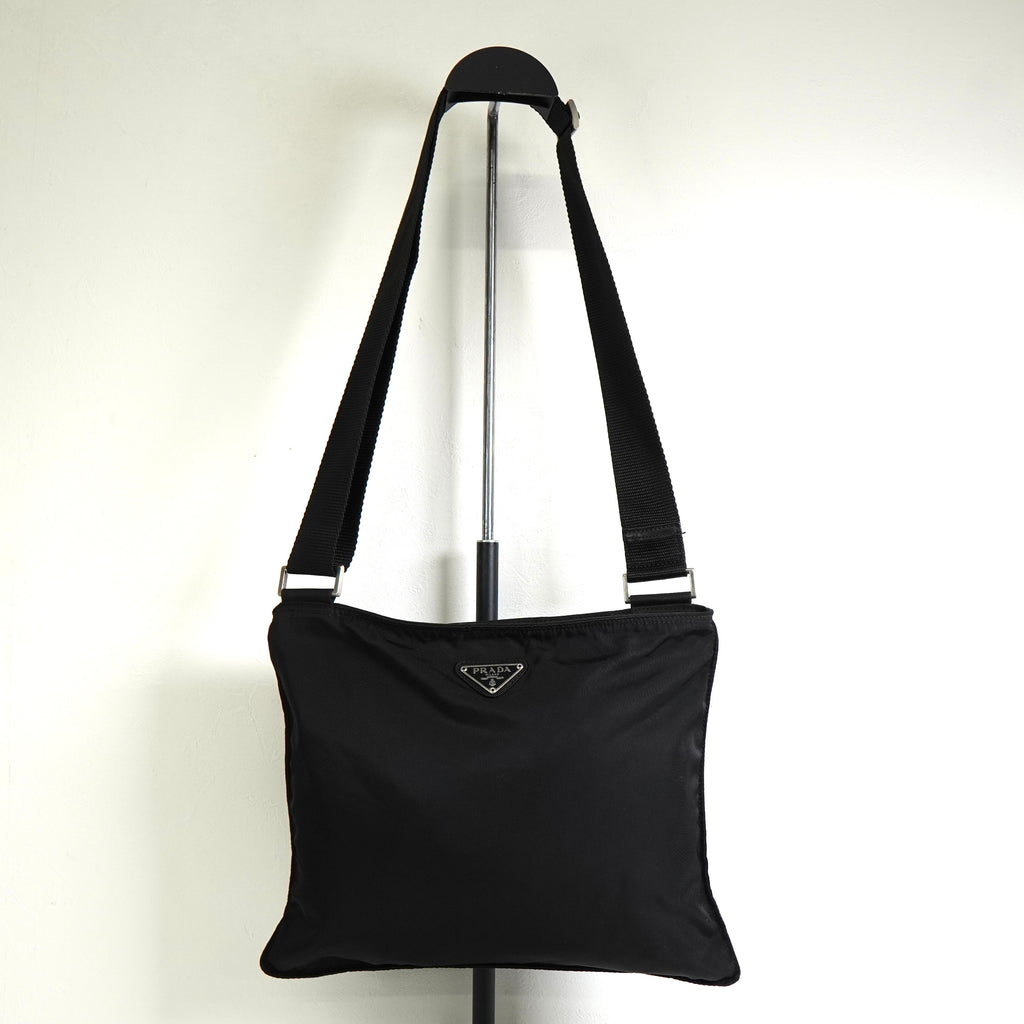 プラダ トライアングルロゴ テスート ポコノ ナイロン ショルダーバッグ ブラック