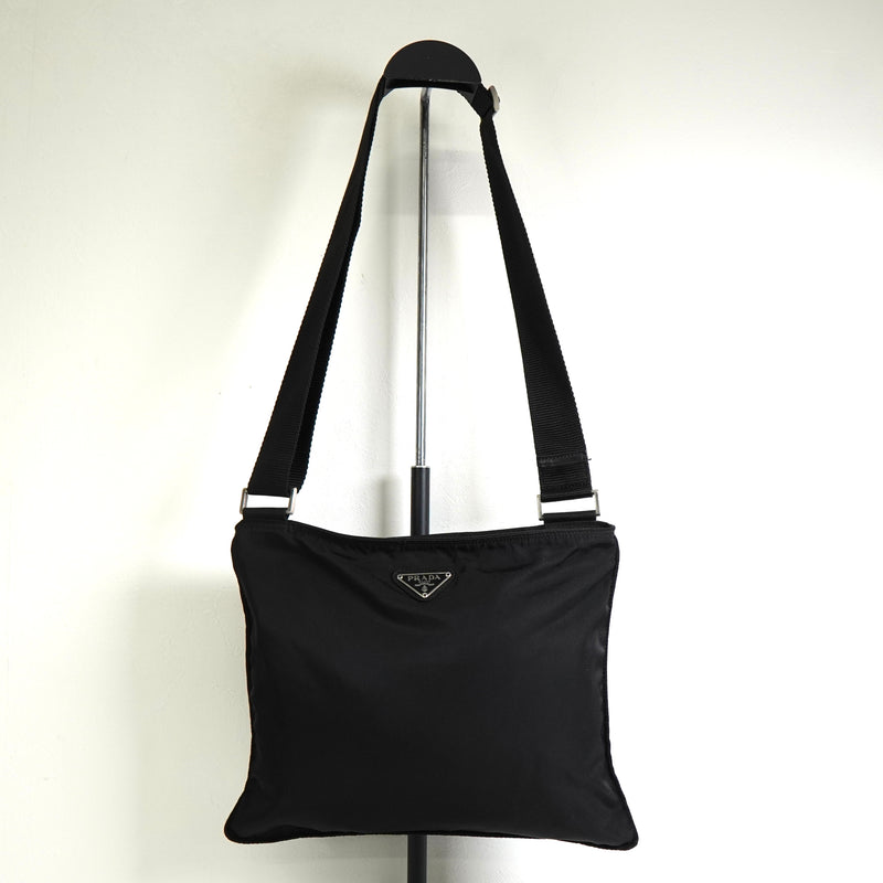 プラダ トライアングルロゴ テスート ポコノ ナイロン ショルダーバッグ ブラック