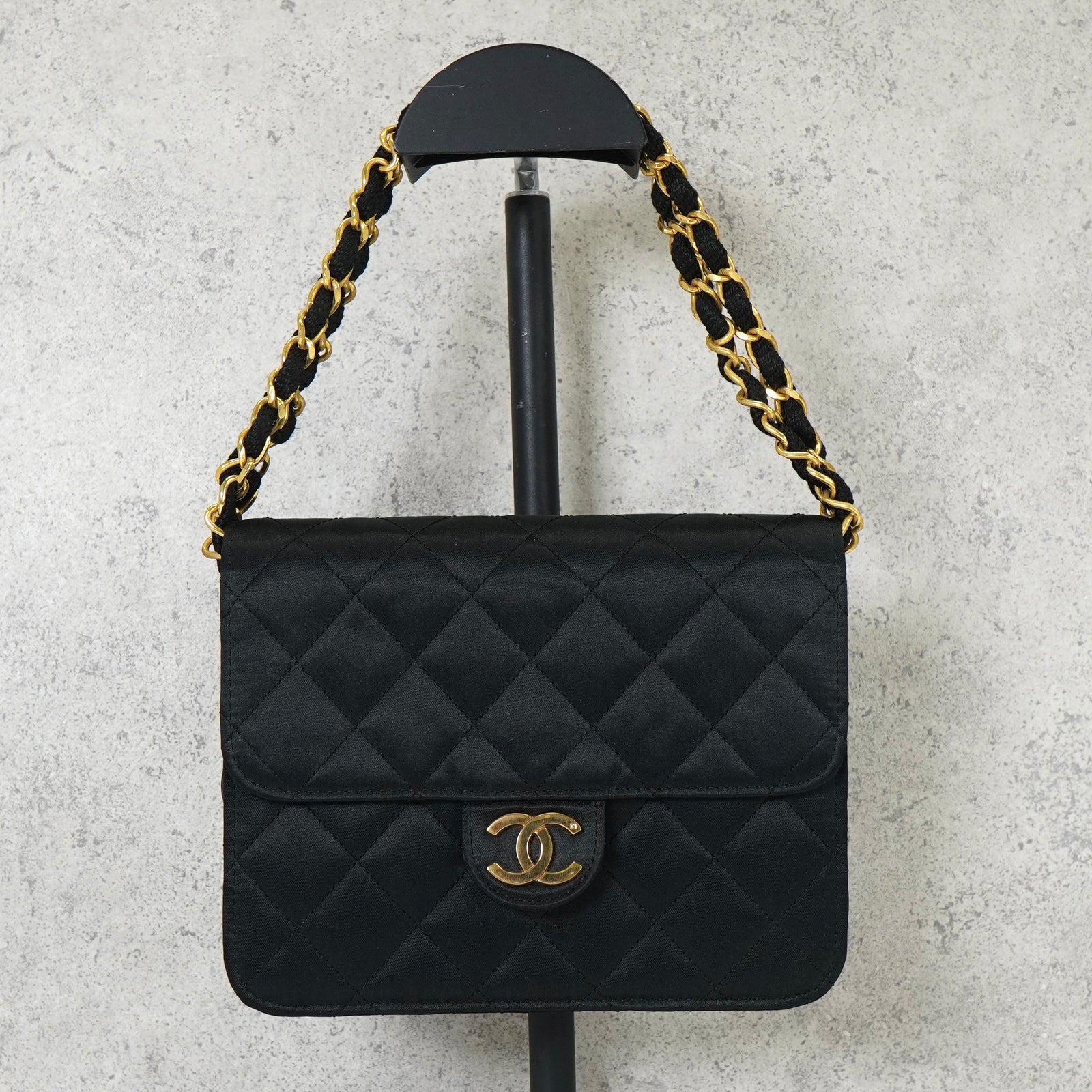 ✨未使用クラス✨CHANEL 現行　ココマーク　サテン　ソリッド　ネクタイ ✨未使用クラス✨CHANEL ココマーク ドット 菱形 グリーン