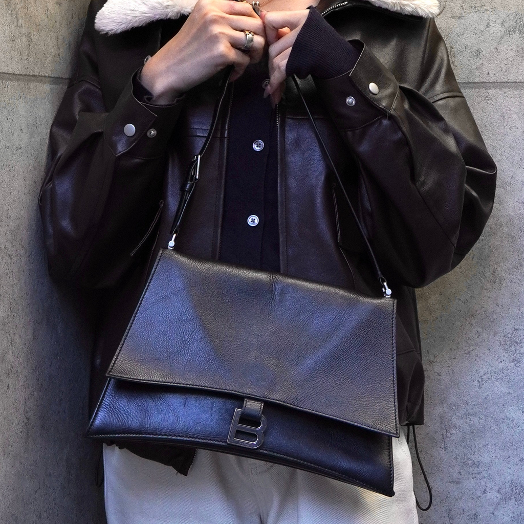 バレンシアガ クラッシュ レザー スリングバッグ ワンショルダーバッグ ブラック