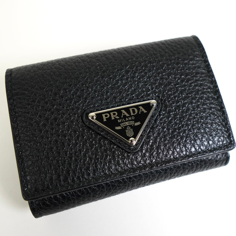 プラダ ヴィッテロダイノレザー トライアングルロゴ 三つ折り財布 ブラック ICタグ内蔵