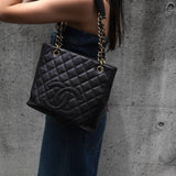 シャネル 9番台 ココマーク マトラッセ キャビアスキン チェーントートバッグ ブラック - NEWSED