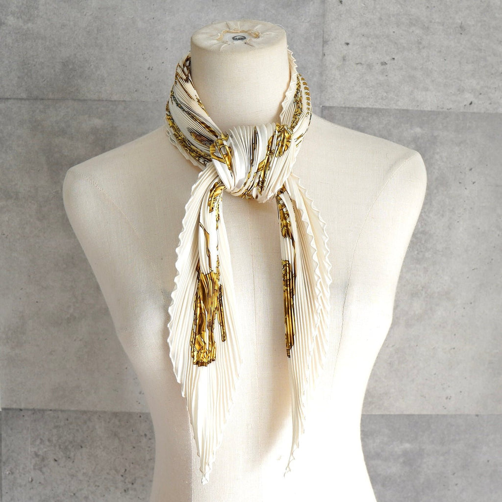 エルメス プリーツ カレ90 LES CAVALIES D’OR オフホワイト アイボリー