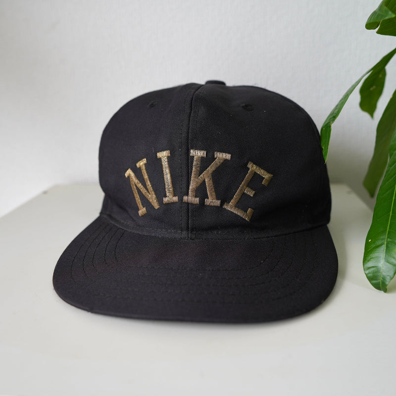 90's｜Logo embroidered cap - NEWSED