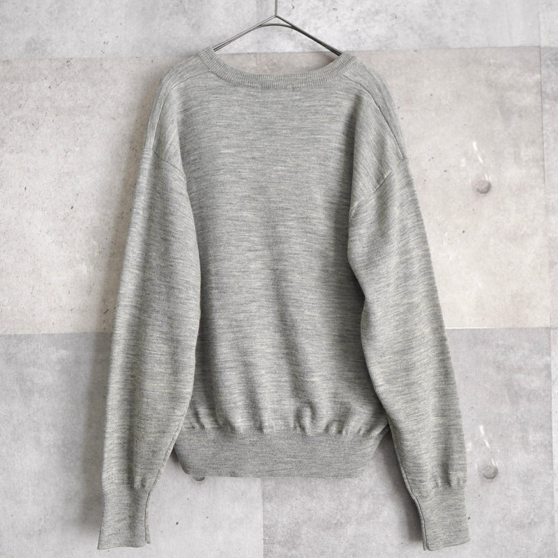 90's｜Logo Embroidery V - neck Sweater - NEWSED