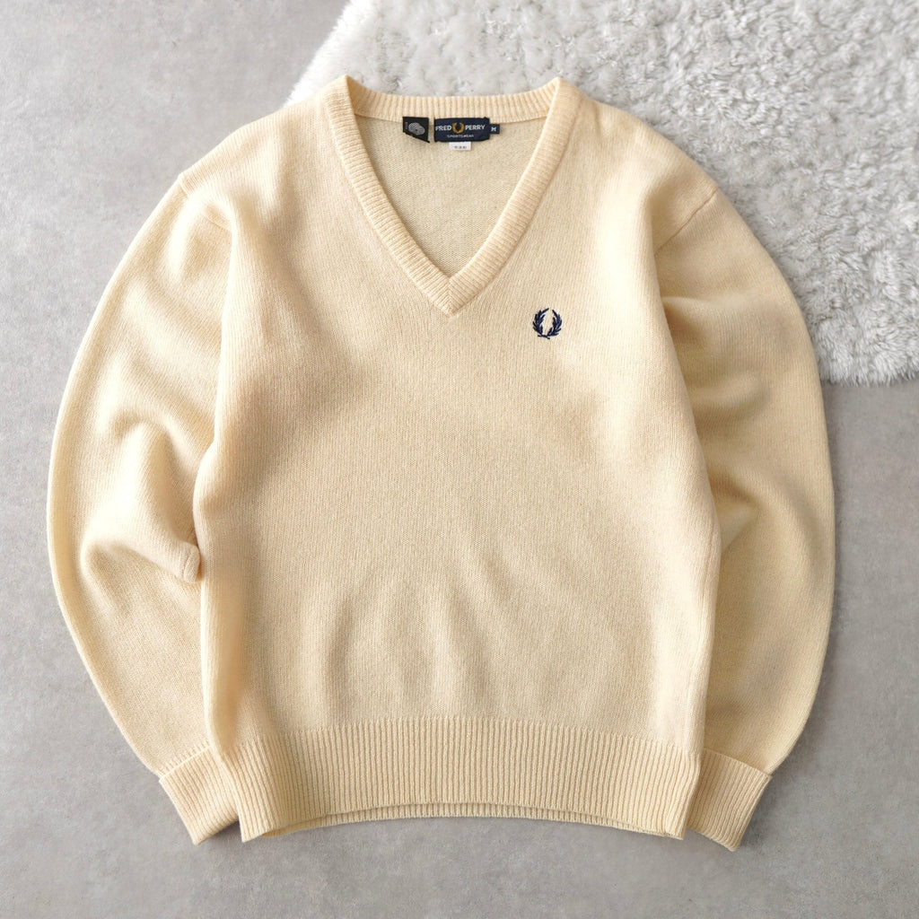 90's｜Logo Embroidery V-neck Sweater
