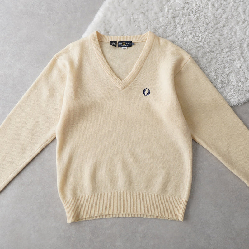 90's｜Logo Embroidery V - neck Sweater - NEWSED